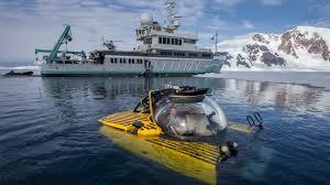Expedition vessel and submersible